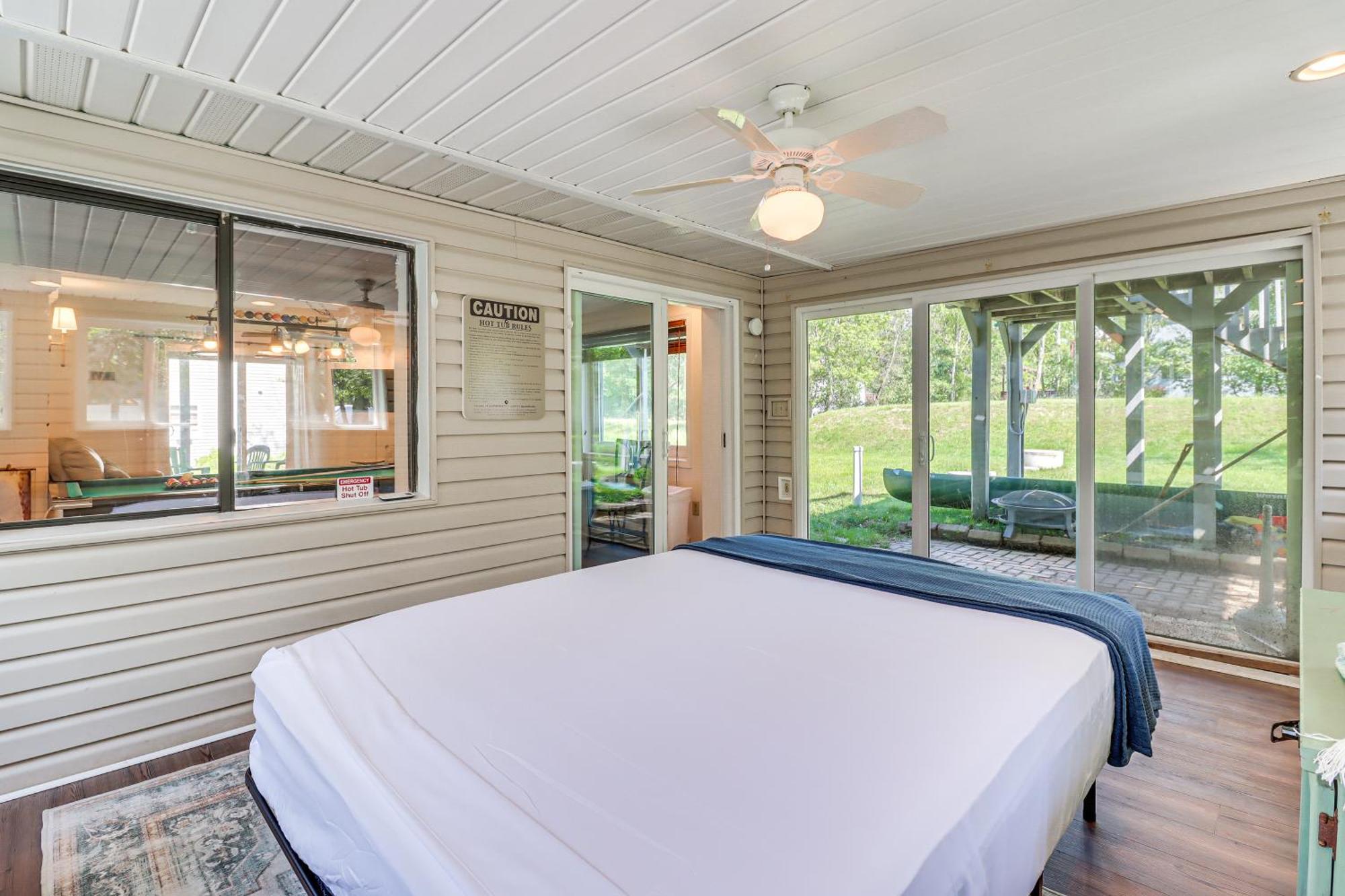 Holiday home With Hot Tub, Walk To