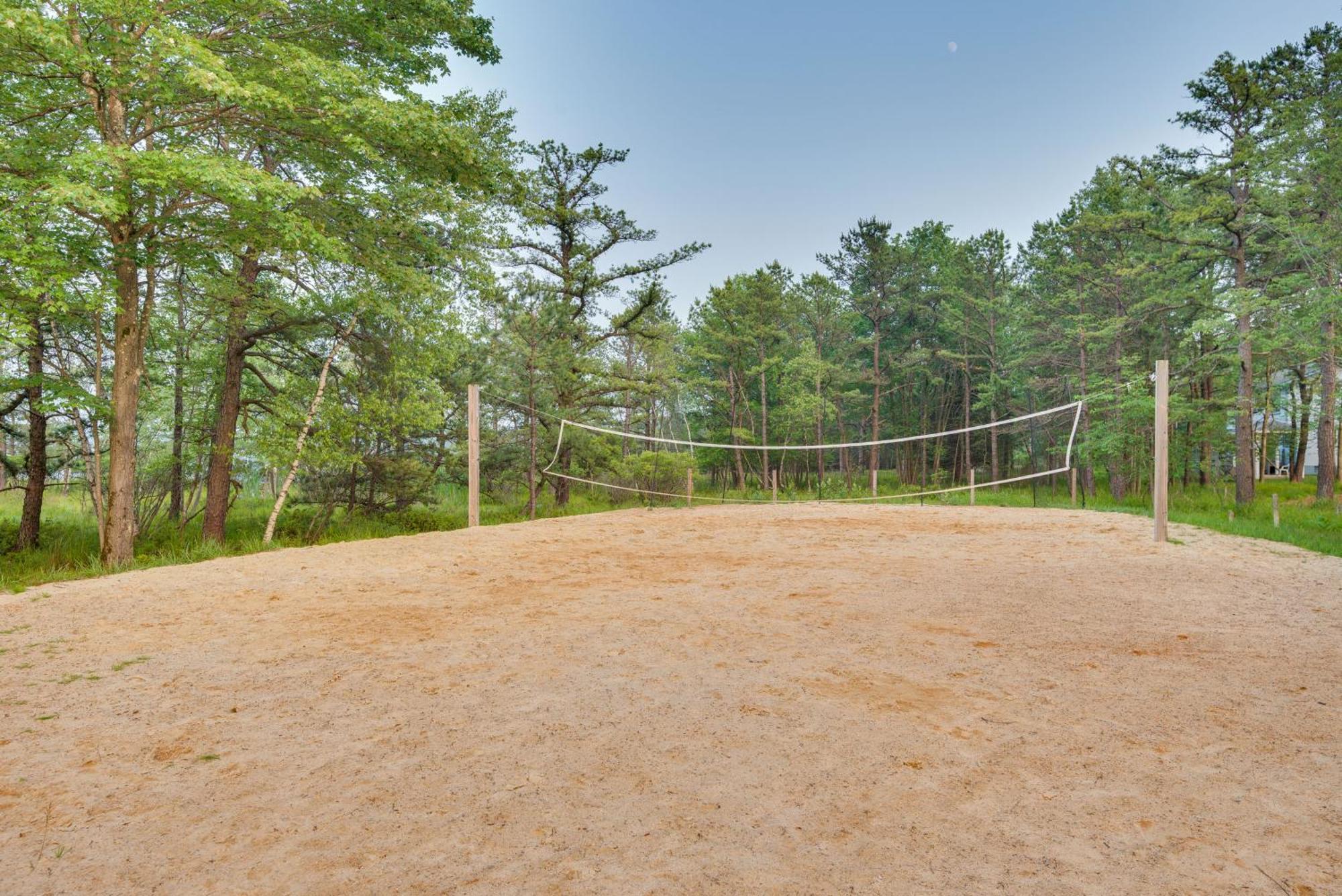 With Hot Tub, Walk To Albrightsville
