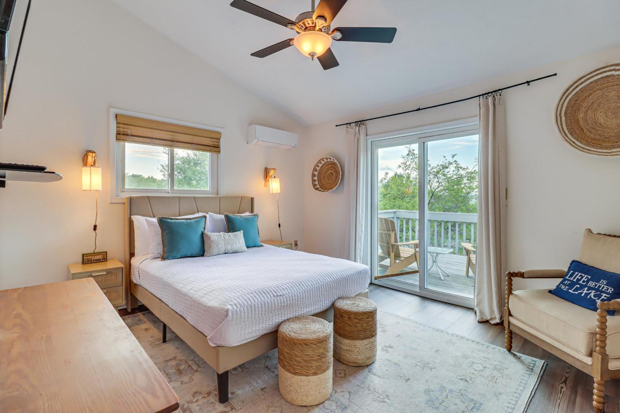 With Hot Tub, Walk To Holiday home Albrightsville