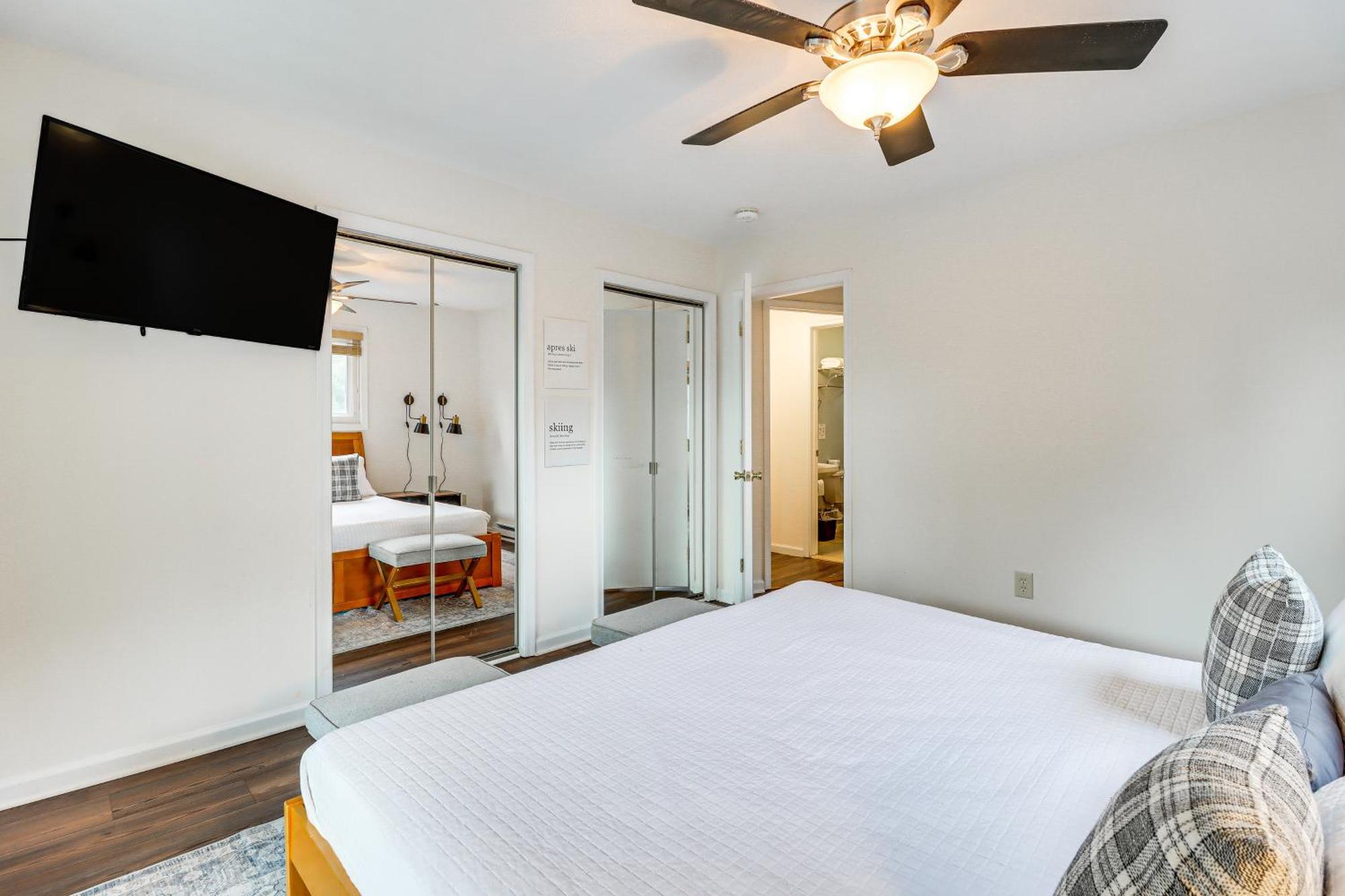 With Hot Tub, Walk To Holiday home